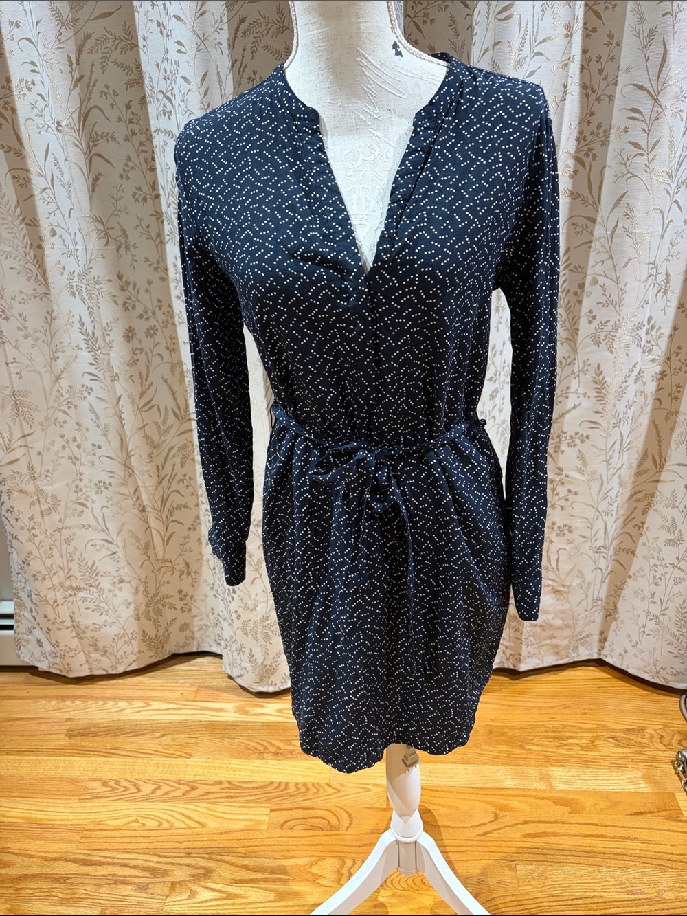 Banana Republic Long-Sleeve Navy Tie-Waist Dress Size 4